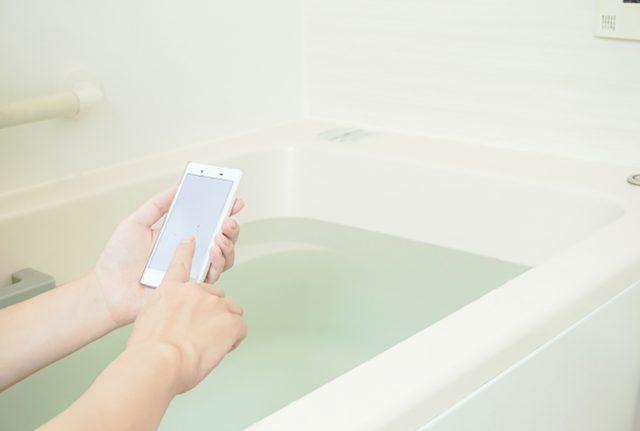 iPhoneのお風呂での使用はできるのか？使用できる機種は